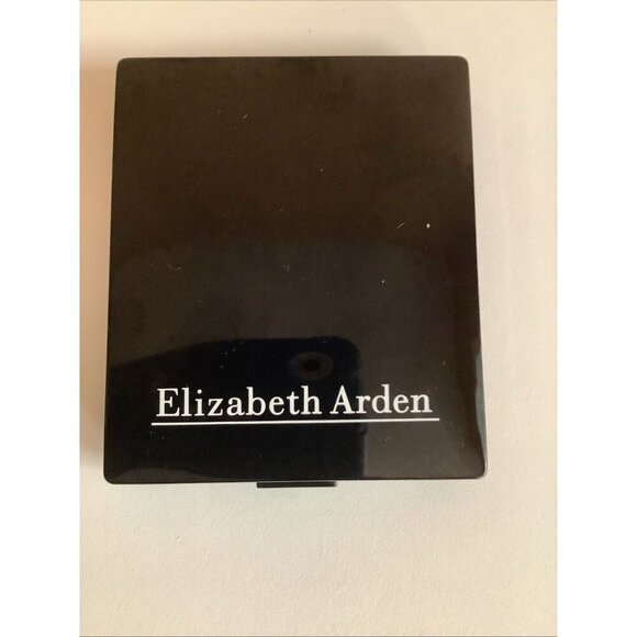 Elizabeth Arden Lip Gloss Quarter New No Box - Picture 3 of 4